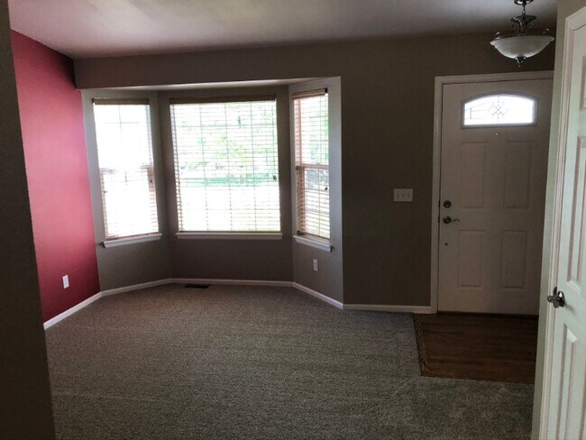 Foto del edificio - 9491 Cove Creek Dr