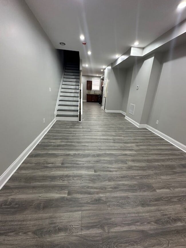 Building Photo - 336 Whitridge Ave
