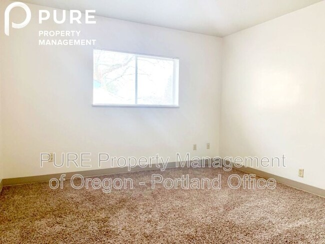 Building Photo - 3602 N Gantenbein Ave