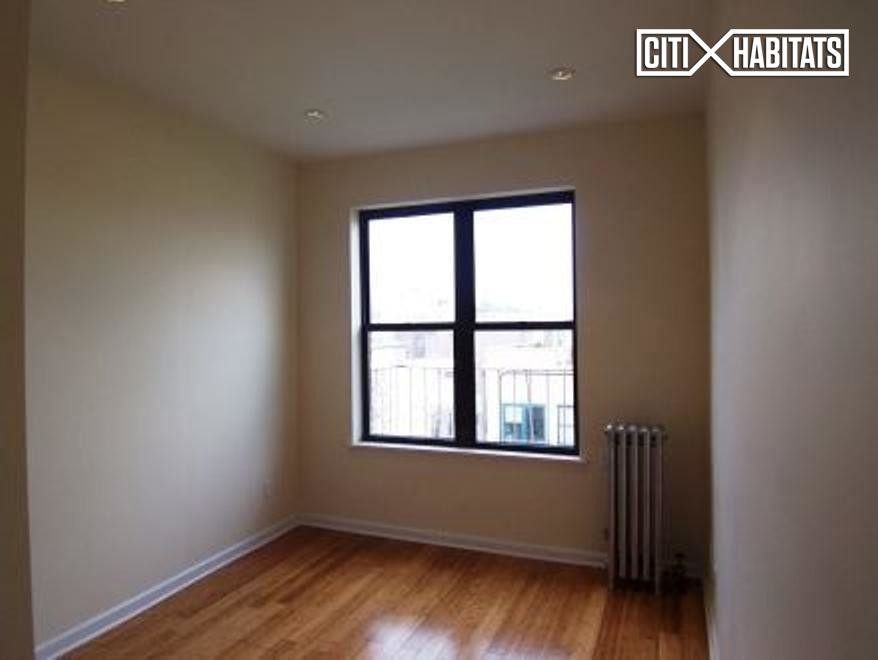 Primary Photo - 107 Havemeyer St