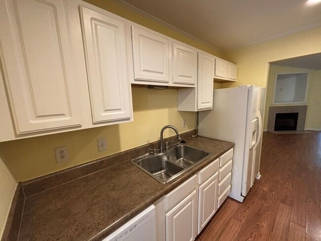 Building Photo - 1557 Blaze Ln