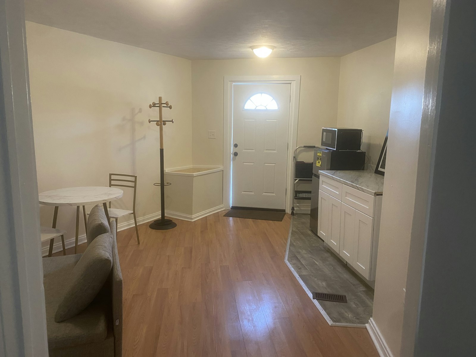 1884 E 120th St Cleveland, OH 44106 – photo 2