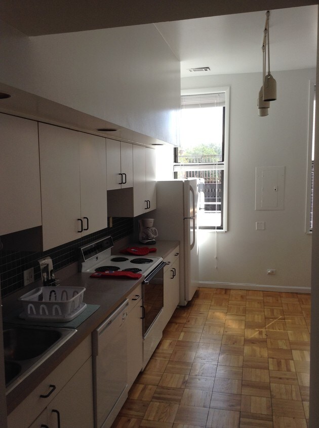 Primary Photo - 1513 W Fullerton Pkwy