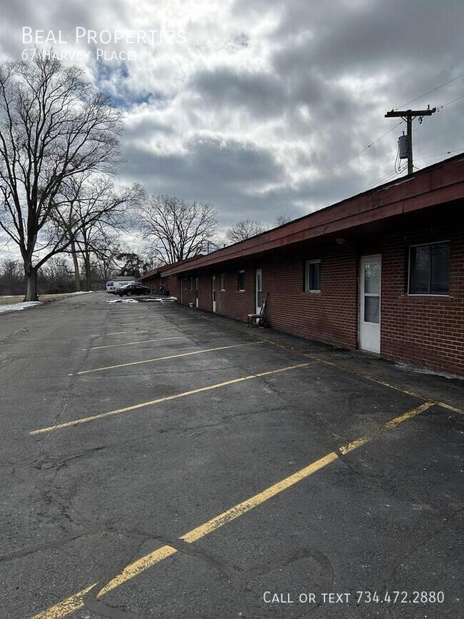 Foto del edificio - 67 Harvey Pl