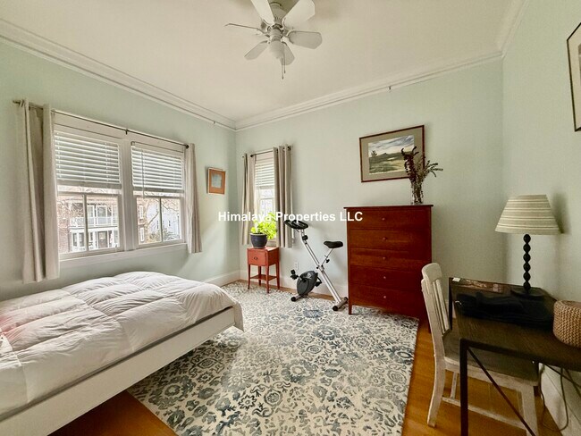 Foto del edificio - 381 Huron Ave