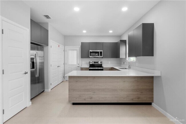 Foto del edificio - 900 N Abbey Ave