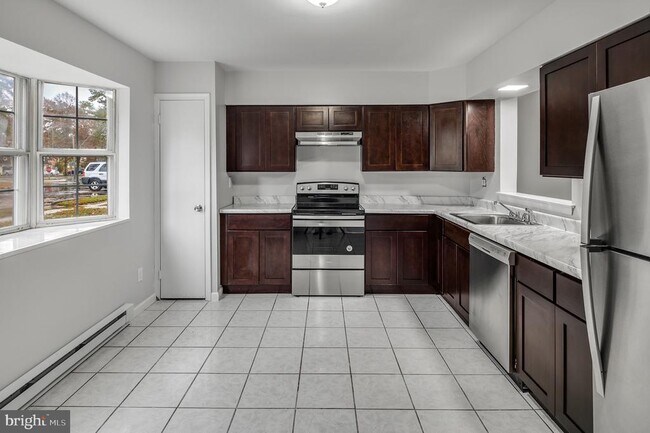 Building Photo - 4899 Bala Ct