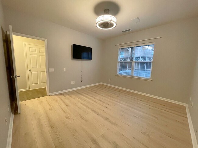 Foto del edificio - 2947 Castleberry Ct
