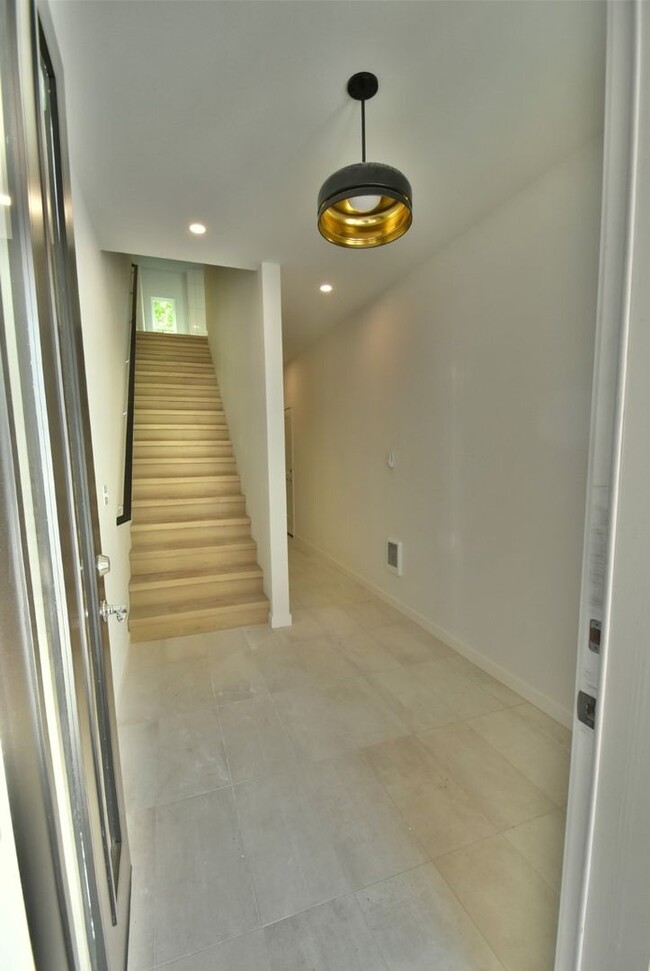 Foto del edificio - 3Bd/2.5Ba Monroe Townhouse