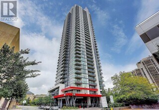 Building Photo - 88 Sheppard Ave E