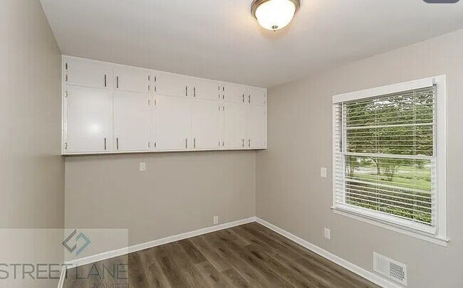 Building Photo - 5180 Flint Hill Rd SW