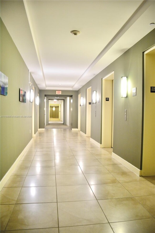 Foto del edificio - 950 Brickell Bay Dr
