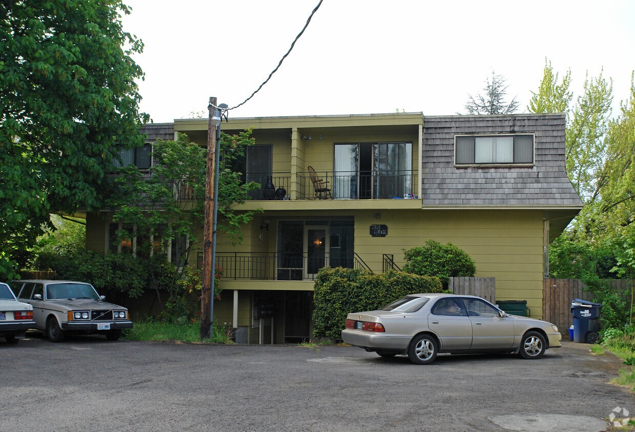 Foto del edificio - 531 W 13th Ave