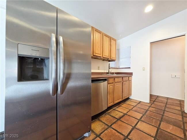 Building Photo - 6346 Bullion Blvd