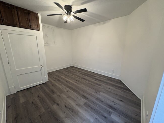 Foto del edificio - 208 N Maple St