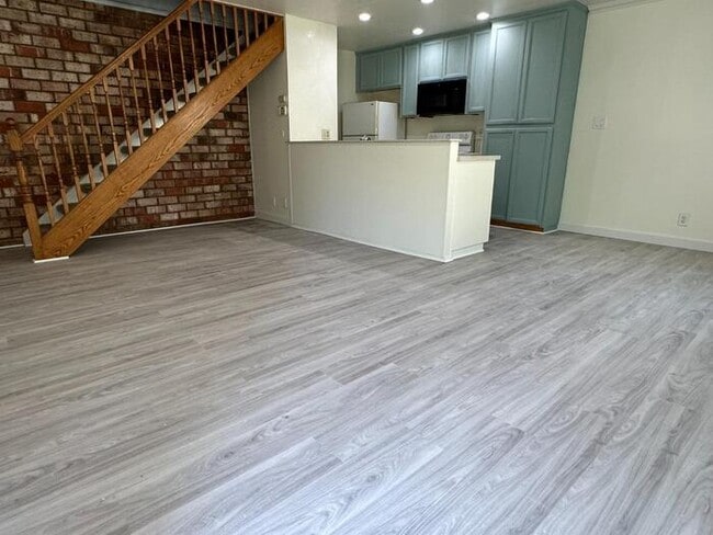 Building Photo - Beautiful updated 2 Bedroom 1 Bathroom Located in Sacramento