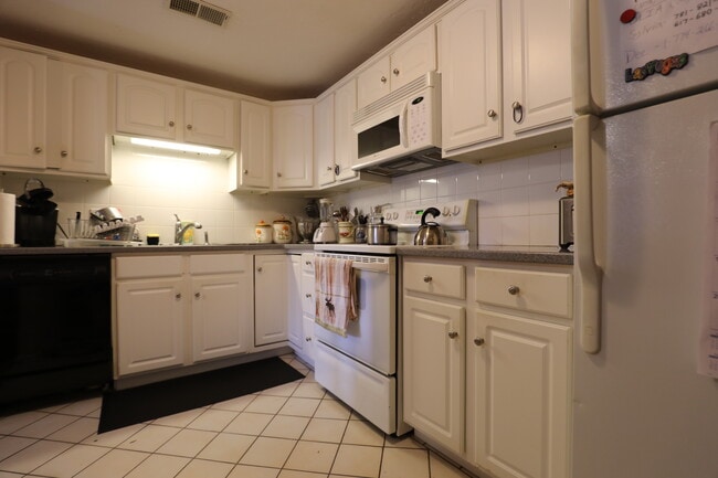 Building Photo - 364 Neponset St