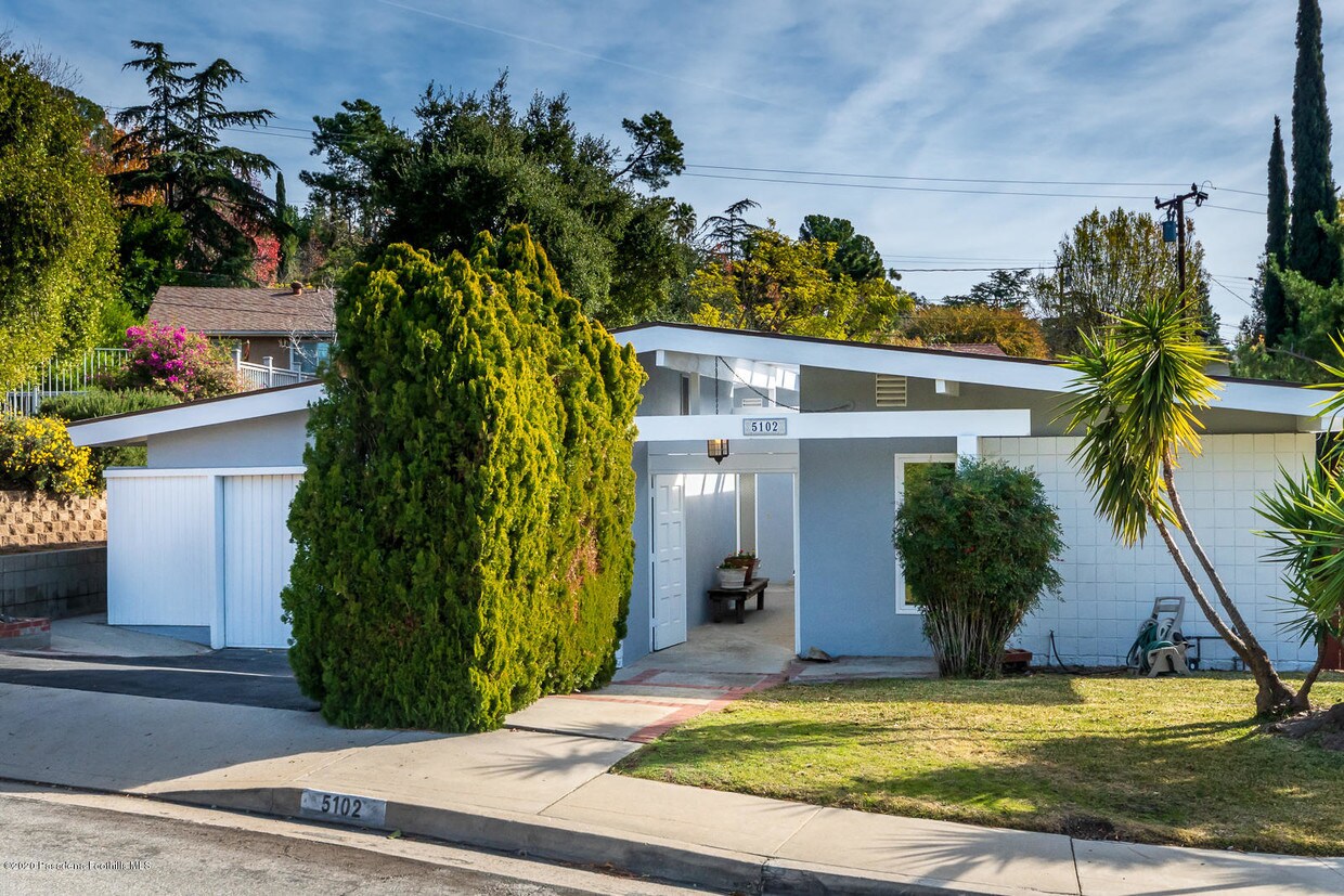 Primary Photo - 5102 Daver Ave