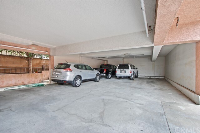 Foto del edificio - 948 W 9th St