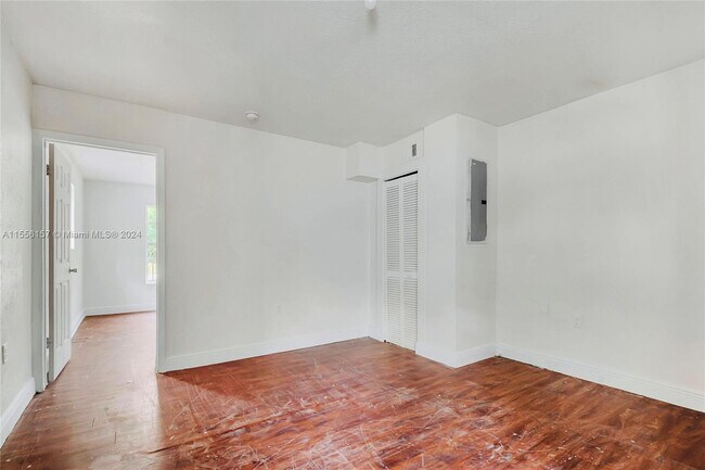 Foto del edificio - 5434 NW 5th Ave