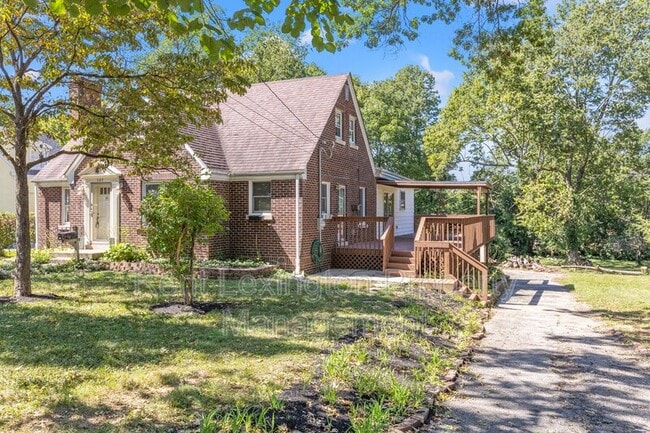 Photo - 147 Westgate Dr House