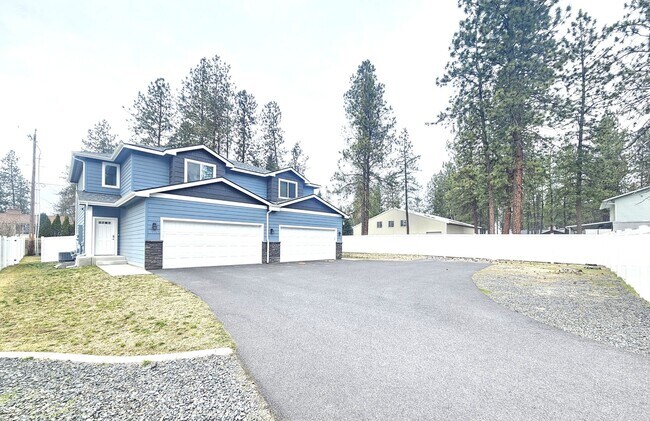 Foto del edificio - $2,150 - 3 Bed / 2.5 Bath Gorgeous Newer Built Duplex in North Spokane