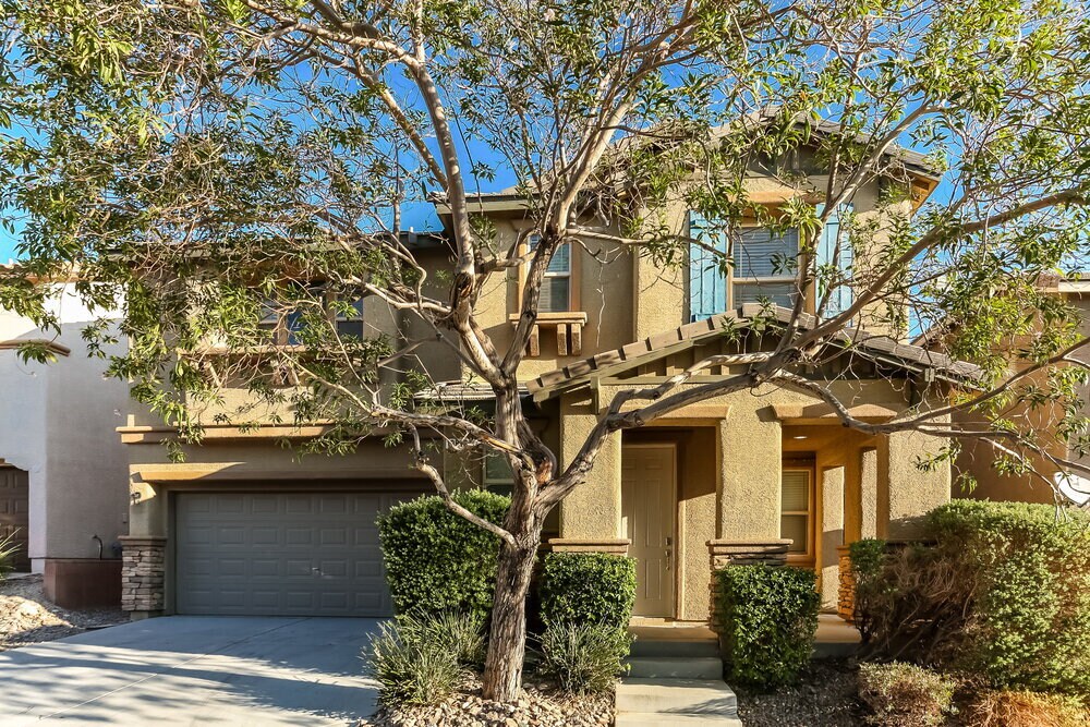 Foto principal - 10810 W Old Ironsides Ave