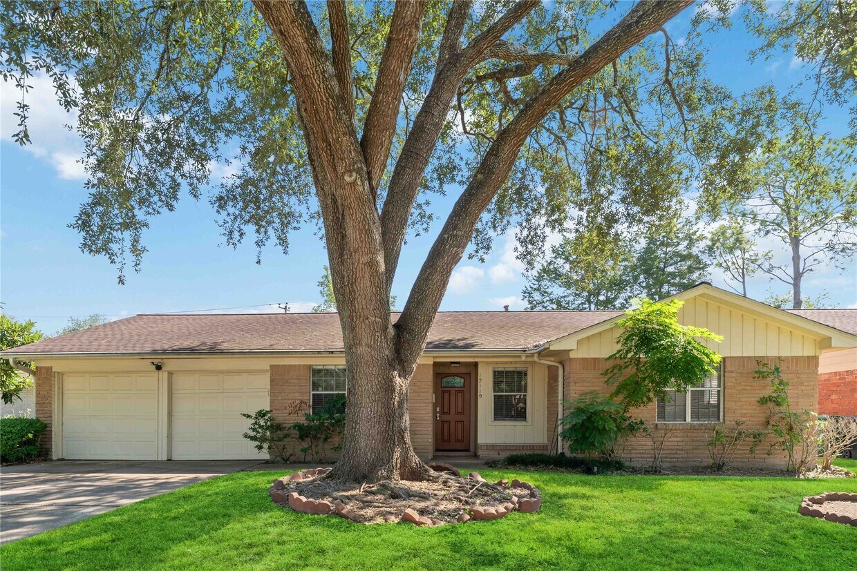 Foto principal - 12119 Dunlap St