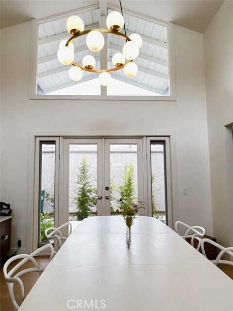 Foto del edificio - 19492 Sierra Mia Rd