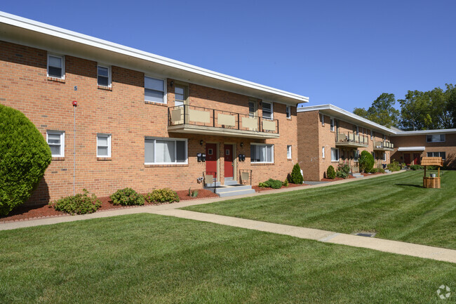 Building Photo - Alpine Court Apartments