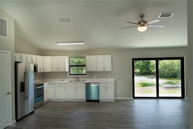 Foto del edificio - 2701 E 18th St
