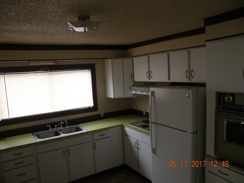 2021 Park Ave, Raymond, WA 98577 House Rental in Raymond, WA