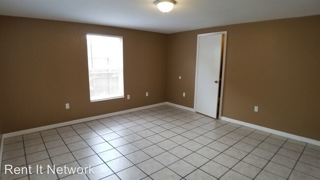 Foto del edificio - 13705 Rosette Rd