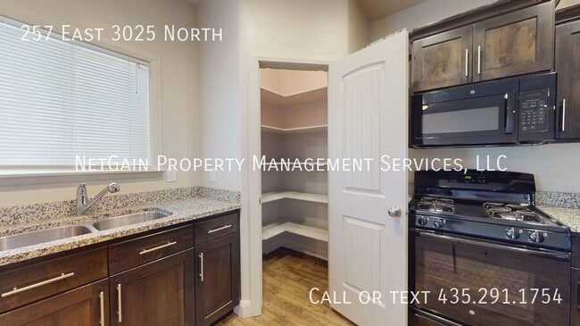 Building Photo - 257 E 3025 N