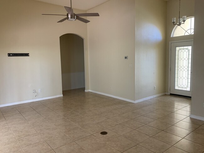 Foto del edificio - 3741 Woodleaf Ct