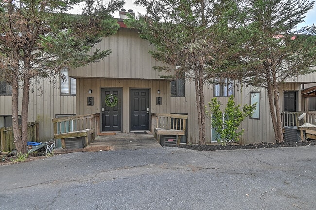 Building Photo - 109 Beechnut St