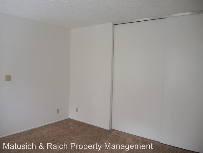 Building Photo - 2 br, 1 bath Apartment - 859 University Ave