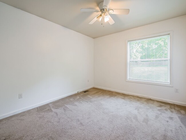 Building Photo - 49 Oakhill St