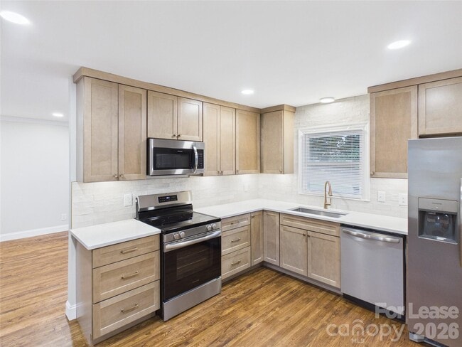 Building Photo - 4012 Belshire Ln
