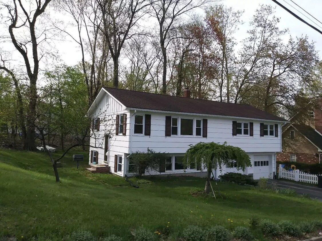 134 E Cedar St, Livingston, NJ 07039 House for Rent in Livingston, NJ