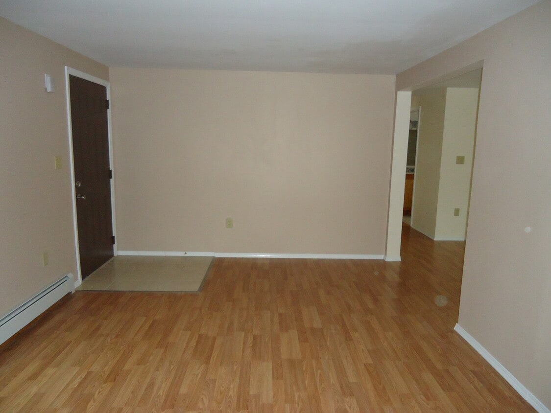 Primary Photo - 24 Chilmark St