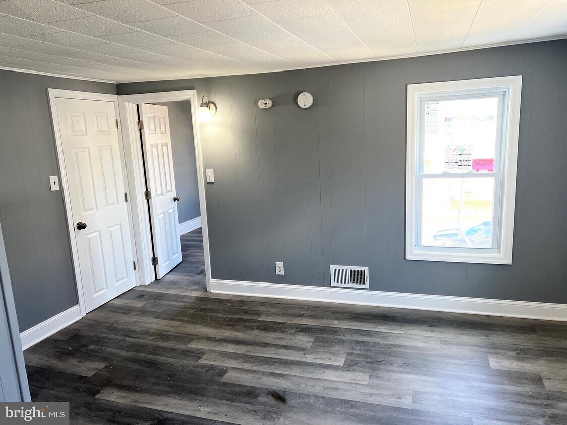 409 Howard St Unit 2, Millville, NJ 08332 Room for Rent in Millville