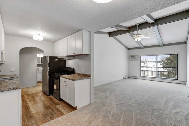 Foto del edificio - 7310 York Ave S