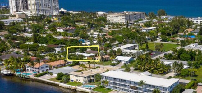 Building Photo - 600 S Riverside Dr