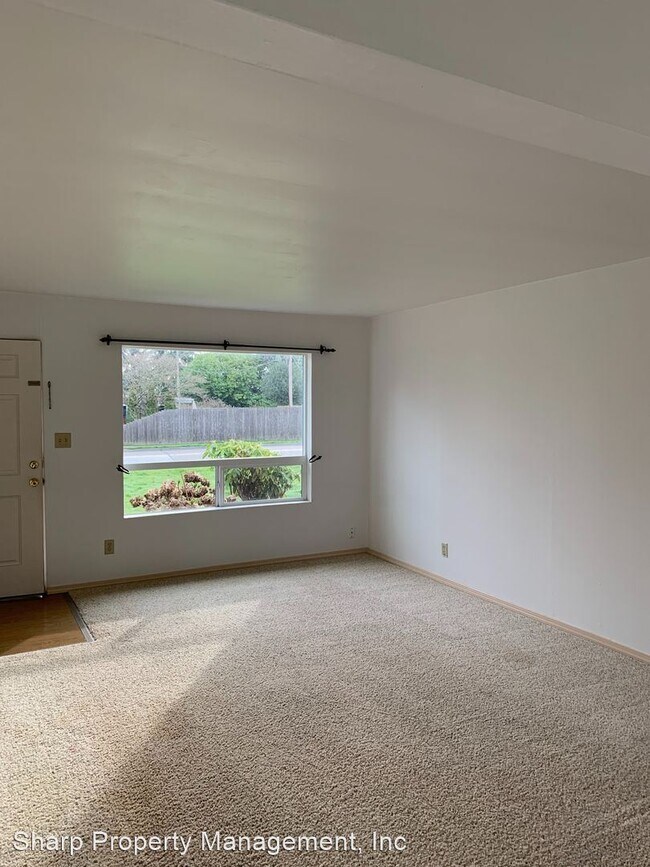 Building Photo - 2 br, 1 bath House - 1127 32nd Ave