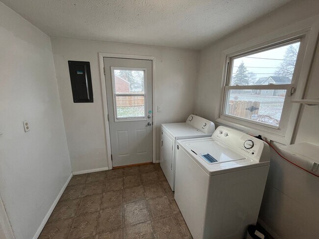 Foto del edificio - 3 Bedroom Home