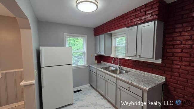 Building Photo - Great 3BD House in North College Hill
