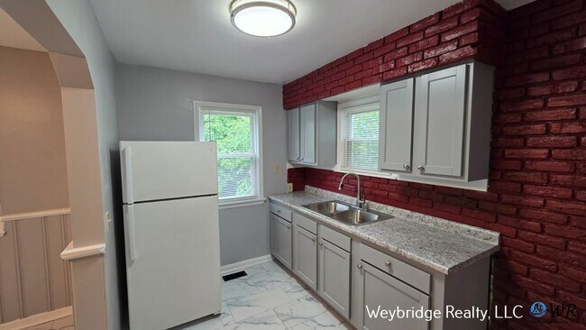 Foto del edificio - Great 3BD House in North College Hill
