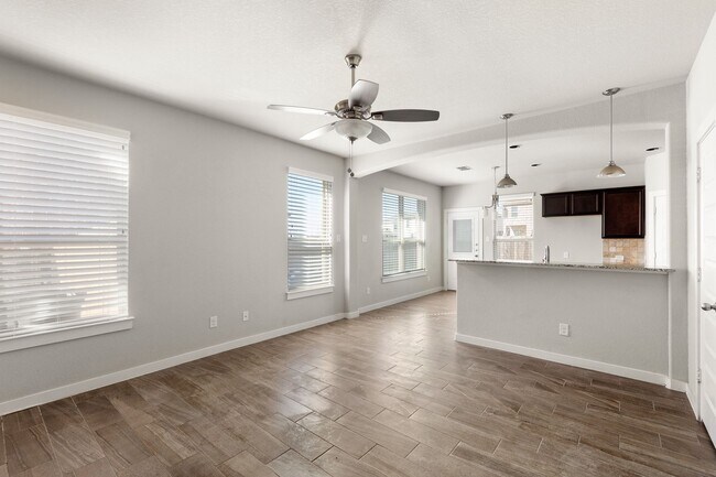 Foto del edificio - AVAILABLE NOW! Beautiful 3 bedroom Luxury Duplex, New Braunfels, Texas!