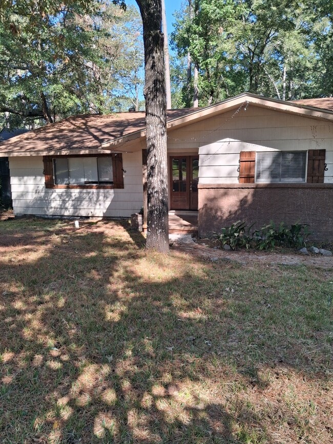 Building Photo - 156 Chippewa Cir